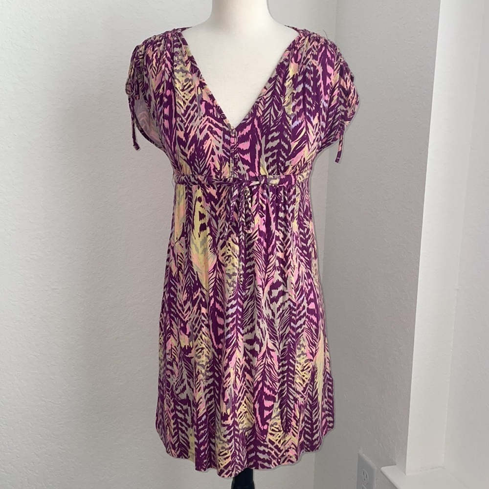 H&M floral vneck above the knee dress with adjustable ties in women’s small - Picture 2 of 11